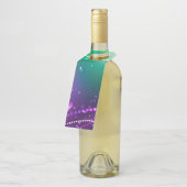 マルディグラフェスティバルパープルバックグラウンド ボトルネックタグ (アングル)