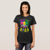 マルディグラ 2023 道化師の衣装 ニューオーリンズ カーニバル Tシャツ (正面フル)