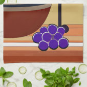 マルーンとタンの葡萄とワイングラス キッチンタオル (折り畳み)