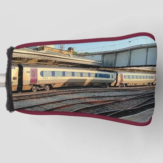 マルーンとベージュ列車 ゴルフヘッドカバー (正面)