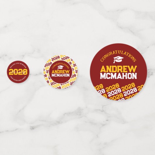 マルーンと金ゴールドクラスの任意の年のパーソナライズされたパーティー コンフェッティ (正面)