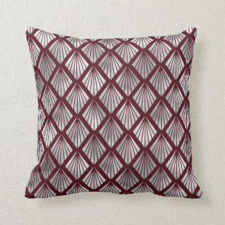 マルーンと銀のアールデコの模様 クッション