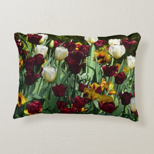 マルーンと黄色のチューリップカラフルフローラ アクセントクッション (裏面)