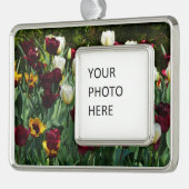 マルーンと黄色のチューリップカラフルフローラ シルバープレートフレームオーナメント (左)
