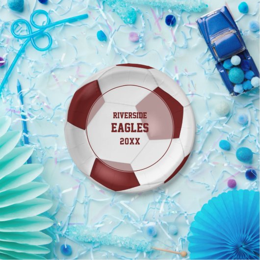 マルーンの白いチームカラーのサッカー ペーパープレート (パーティー)