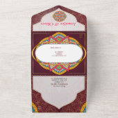 マルーンの背景にマンダラ オールインワン招待状 (外側)