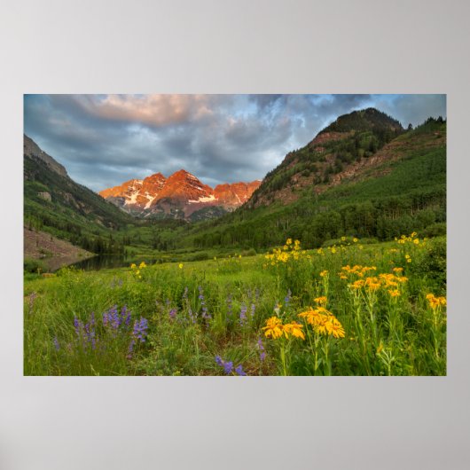 マルーンの鐘が穏やかなマルーン湖に反射 ポスター (正面)