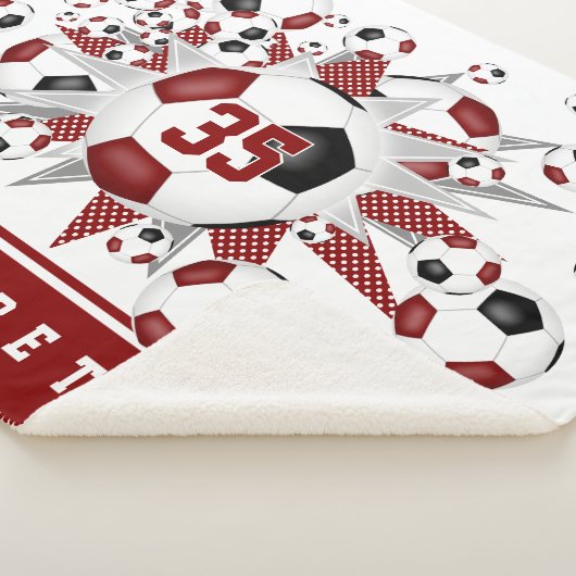 マルーンの黒いサッカーボールが女の子のスポーツルームをスター シェルパブランケット (3/4)