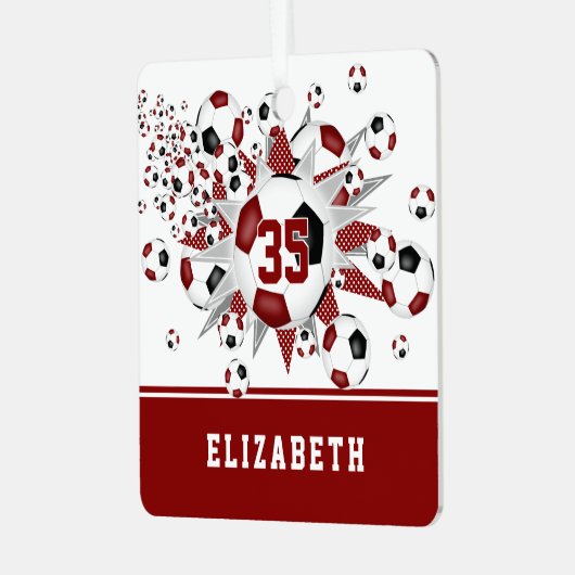 マルーンの黒いサッカーボールが星をパーソナライズされた出す メタルオーナメント (正面左)