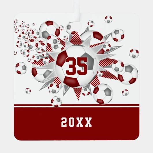 マルーン灰色のサッカーボールが星をパーソナライズされた獲得 メタルオーナメント (裏面)