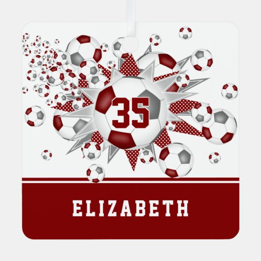 マルーン灰色のサッカーボールが星をパーソナライズされた獲得 メタルオーナメント (正面)