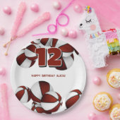 マルーン白いバスケットボール女の子の男の子スポーツパーティー ペーパープレート (パーティー)