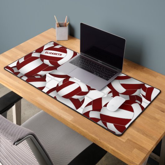 マルーン白いバレーボールのパタパーソナライズされたーン デスクマット (オフィス2)