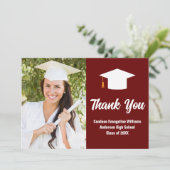 マルーン白の卒業写真パーソナライズされた サンキューカード (スタンド正面)