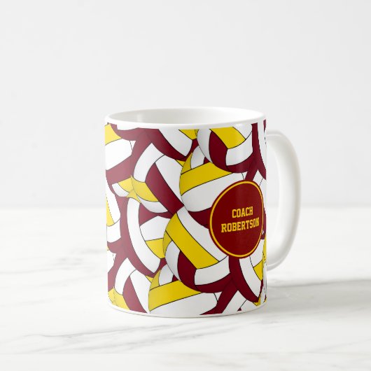 マルーン金ゴールドバレーボールチームの色のコーチのギフト コーヒーマグカップ (正面右)