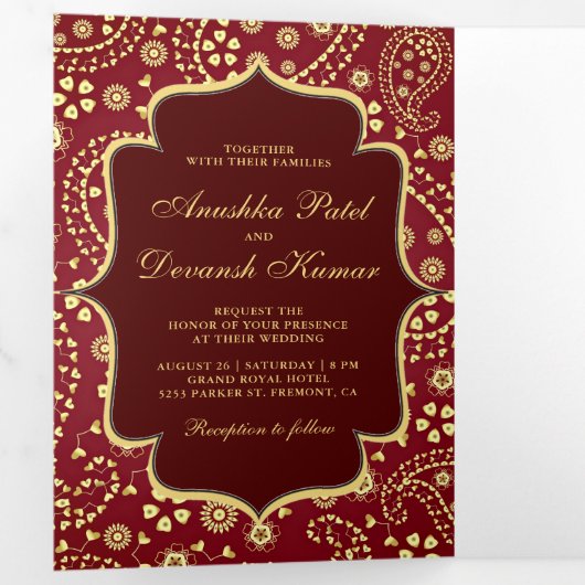 マルーン金ゴールドペイズリーボリウッドスタイル結婚インディアン 三つ折り招待状 (内部最初)