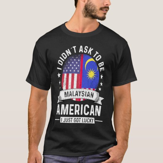 マレーシア系アメリカ人パトリオット育ユーモア国旗 Tシャツ (正面)