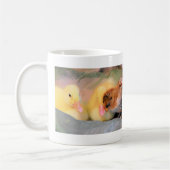 マンガのアヒルと雛 コーヒーマグカップ (左)