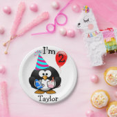 マンガパーソナライズされたー・ペンギン2回目の誕生日パーティー ペーパープレート (パーティー)