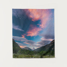 マンガルト山の上の驚くべき夕日の雲 タペストリー