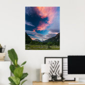 マンガルト山の上の驚くべき夕日の雲 ポスター (ホームオフィス)