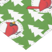 マンガレッド（鳥）ショウジョウコウカンチョウオングリーンホワイトパインズパターン テーブルクロス (アングル)