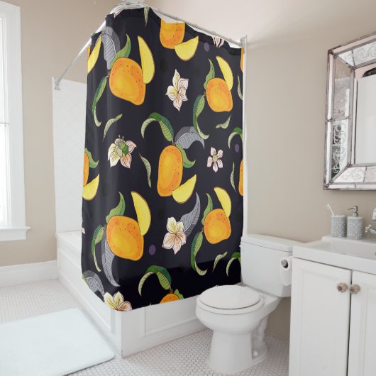 マンゴー。黄色と赤色の異方性を持つシームレスなパターン シャワーカーテン (インサイチュ)