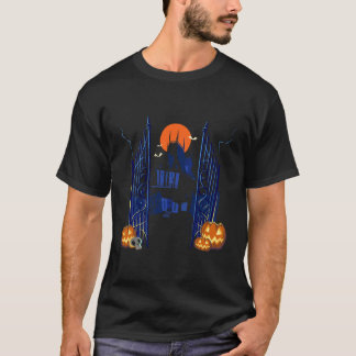 マンション幽霊のよく出るのホラーHalloween Tシャツに入る。 Tシャツ