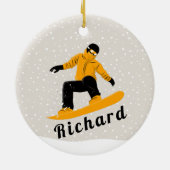 マンスノーボード名前をカスタムするエクストリームウィンタースポーツ セラミックオーナメント (裏面)