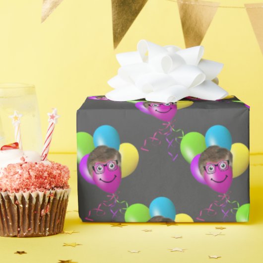 マンズ顔オン誕生日バルーン ラッピングペーパー (誕生日パーティー)