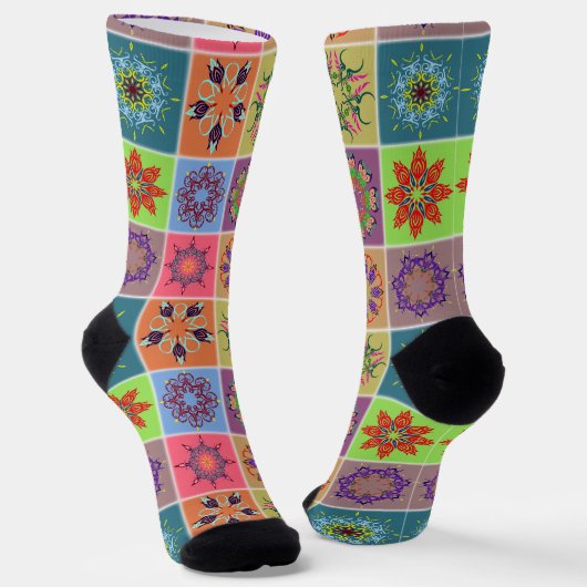 マンダラカラフルタイル模様 – Boho Geometric ソックス (傾斜あり)