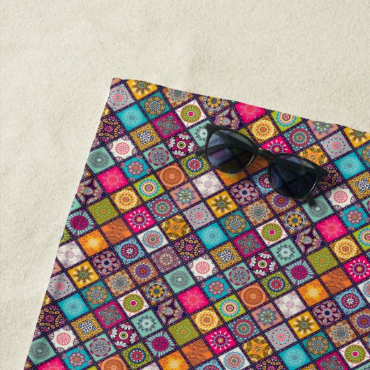 マンダラカラフルロッコアートビーチスタイル ビーチタオル (インサイチュ)