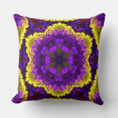 マンダラサイケデリックフラワー黄と紫 クッション (正面)
