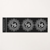 マンダラ白黒Omシンボル名パーソナライズされた ヨガマット (正面(横))