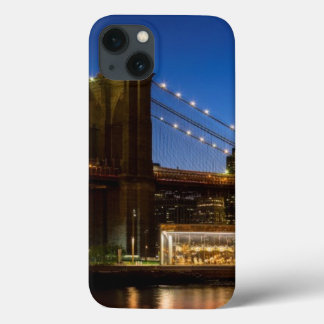 マンハッタンとブルックリンブリッジの夕暮れ iPhone 13ケース