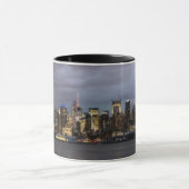マンハッタンの早い夕べの全景 マグカップ (中央)