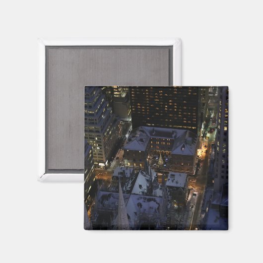 マンハッタンの隠れたクリスマスツリーを夜に マグネット (正面/裏面)