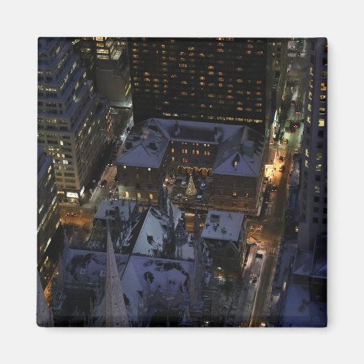 マンハッタンの隠れたクリスマスツリーを夜に マグネット (正面)