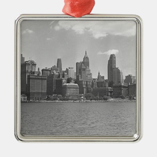 マンハッタンニューヨーク米国B&Wのスカイライン メタルオーナメント (正面)