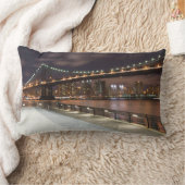 マンハッタンブリッジとNYCスカイライン ランバークッション (ブランケット)