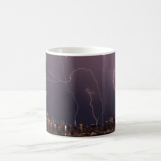 マンハッタン上空の雷雨、NYC コーヒーマグカップ (中央)