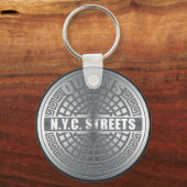 マンホールがクイーンズを覆う キーホルダー (正面)