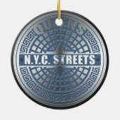マンホールがクイーンズを覆う セラミックオーナメント (裏面)
