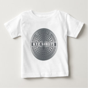 マンホールがクイーンズを覆う ベビーTシャツ