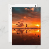 マンランニングズビーチオンサンセット ポストカード (正面/裏面)