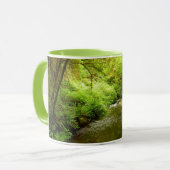 マン失ったクリークIアットレッドウッド国立公園 マグカップ (正面左)