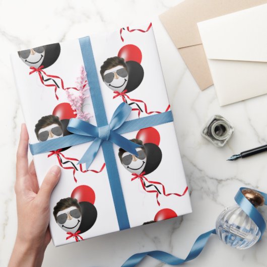 マン顔誕生日バルーン ラッピングペーパー (ギフト)