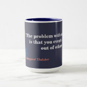 マーガレットサッチャー引用文オン社会主義 マグカップ (中央)