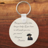 マーガレット・サッチャー引用文「強力な存在…」 キーホルダー (正面)
