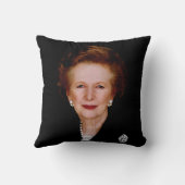 マーガレット・サッチャー首相 – 両面を見る クッション (裏面)